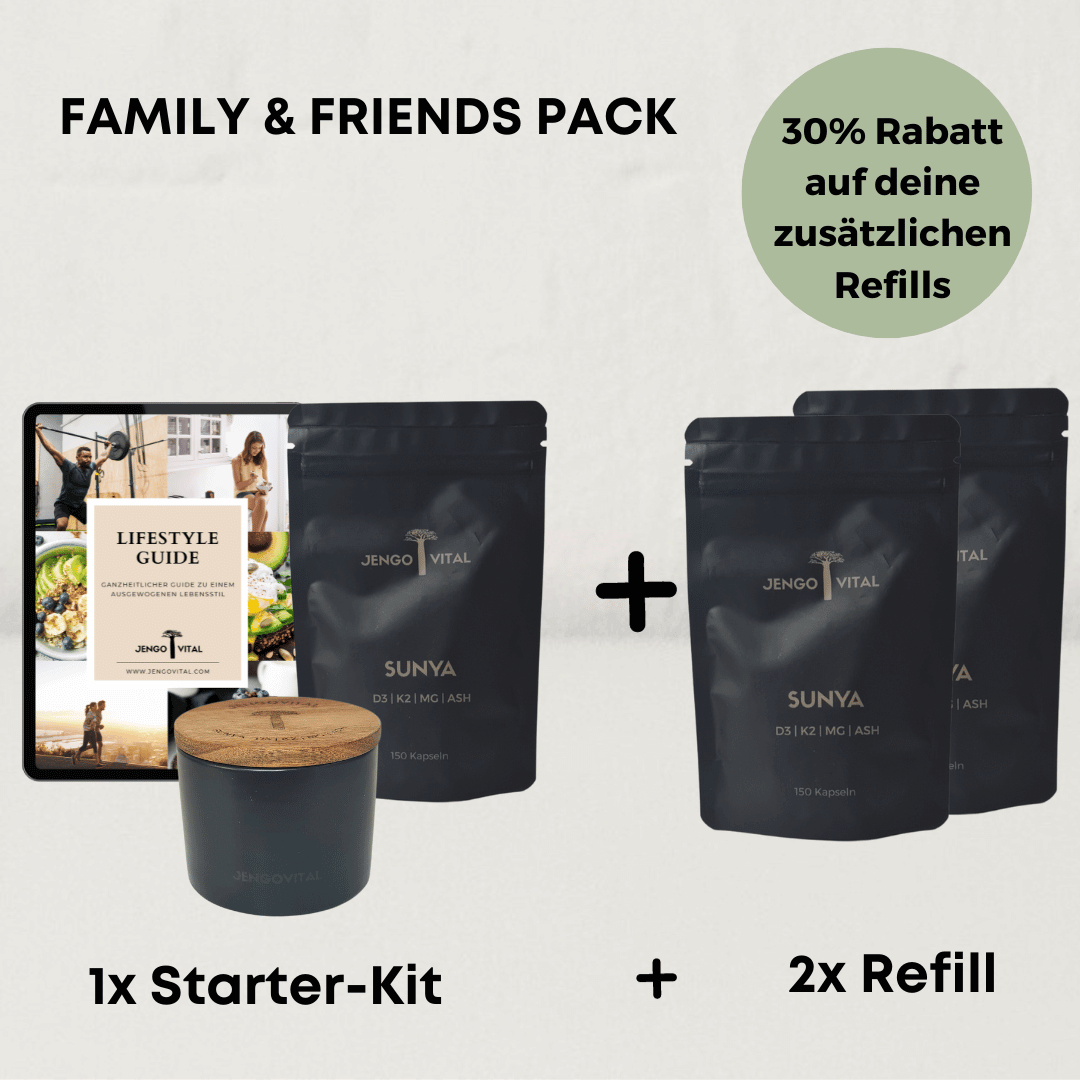 Starter-Kit mit 2 zusätzlichen Refills mit 30% Rabatt: 3x Sunya Kapseln im nachhaltigen Refill-Beutel mit Vitamin D3, Vitamin K2, Magnesium und Ashwagandha. Dazu die schwarze Keramikdose mit Naturholzdeckel zur ästhetischen Aufbewahrung und dem Lifestyle 